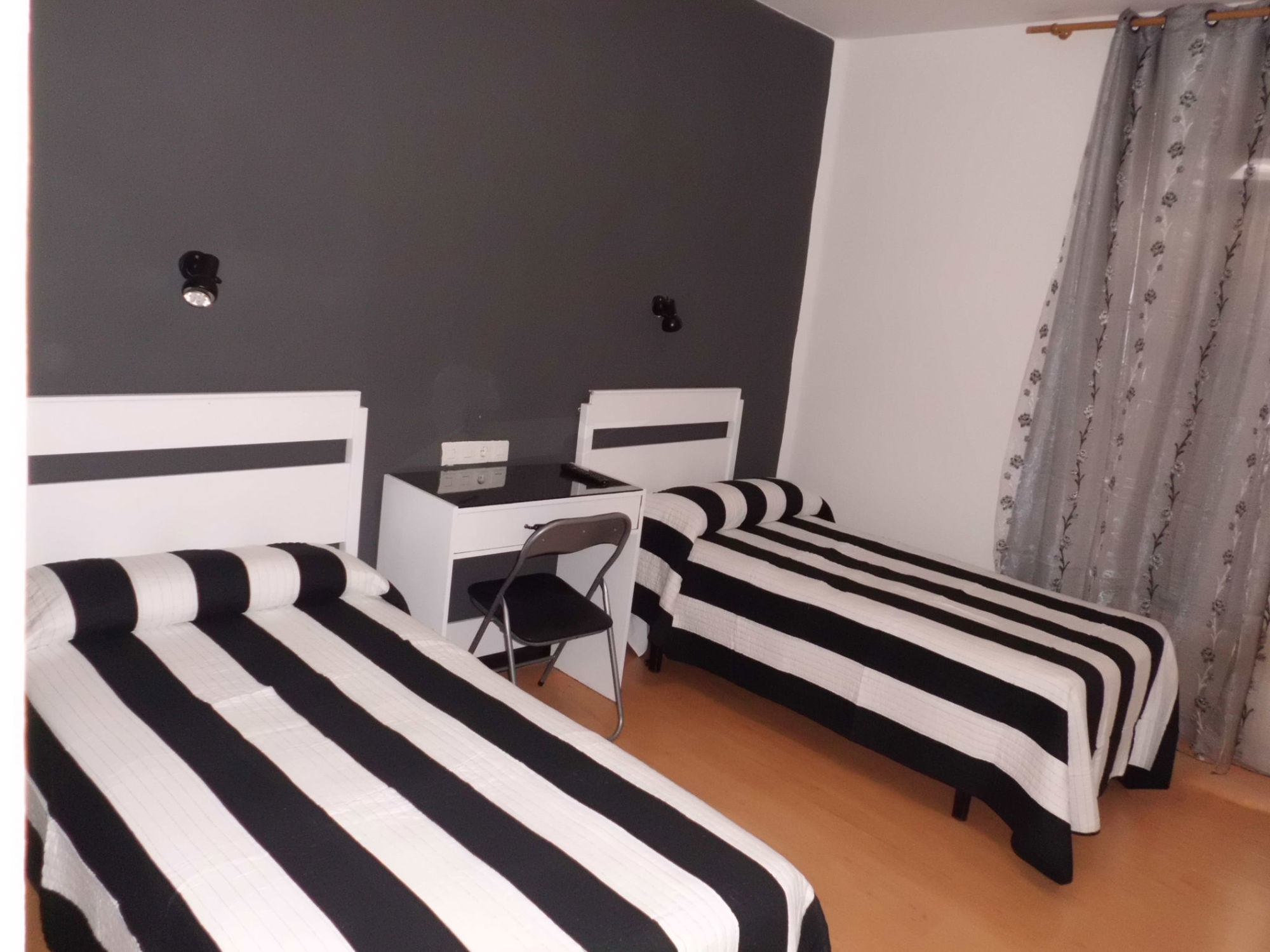 Hostal Lima Valladolid Eksteriør billede