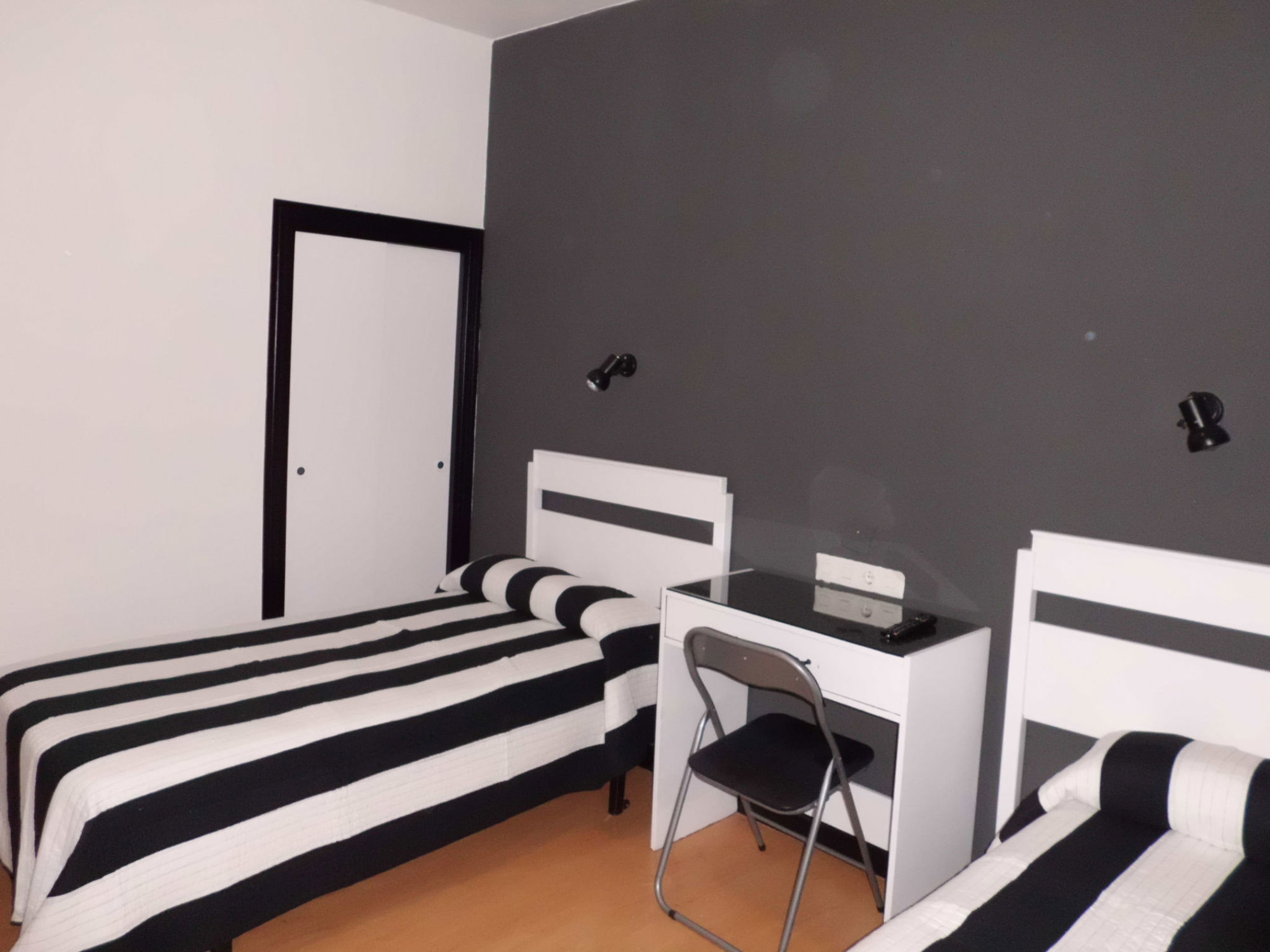 Hostal Lima Valladolid Eksteriør billede