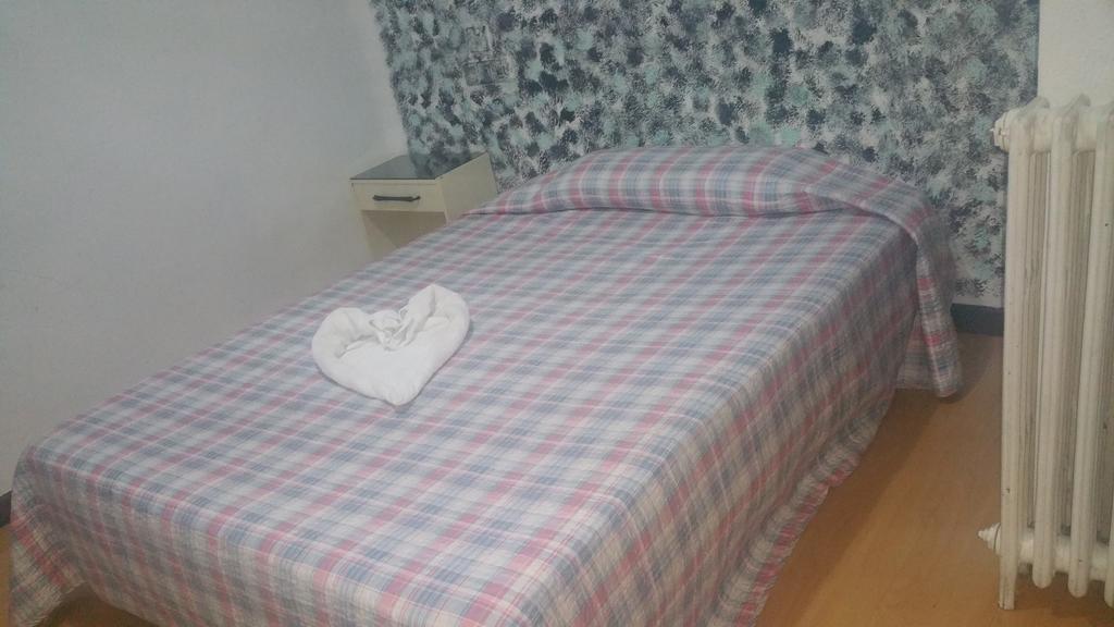 Hostal Lima Valladolid Eksteriør billede